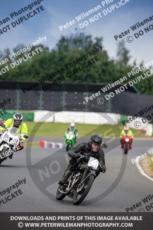 Vintage motorcycle club;eventdigitalimages;mallory park;mallory park trackday photographs;no limits trackdays;peter wileman photography;trackday digital images;trackday photos;vmcc festival 1000 bikes photographs